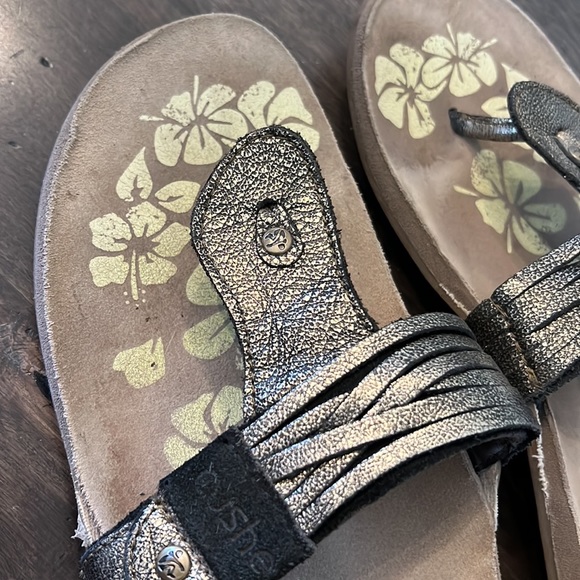 Cushe ladies sandals. EUC. Size US 7. Euro 38 - Picture 3 of 5